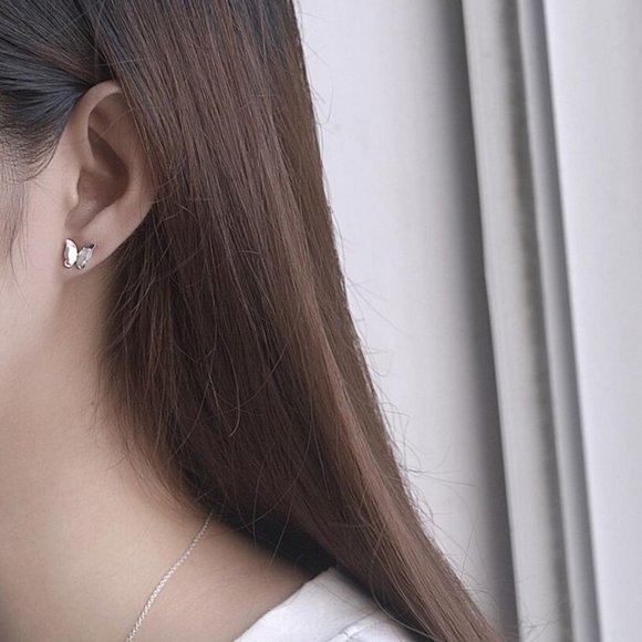 NEW 925 Sterling Silver Butterfly Stud Earrings - Picture 2 of 8